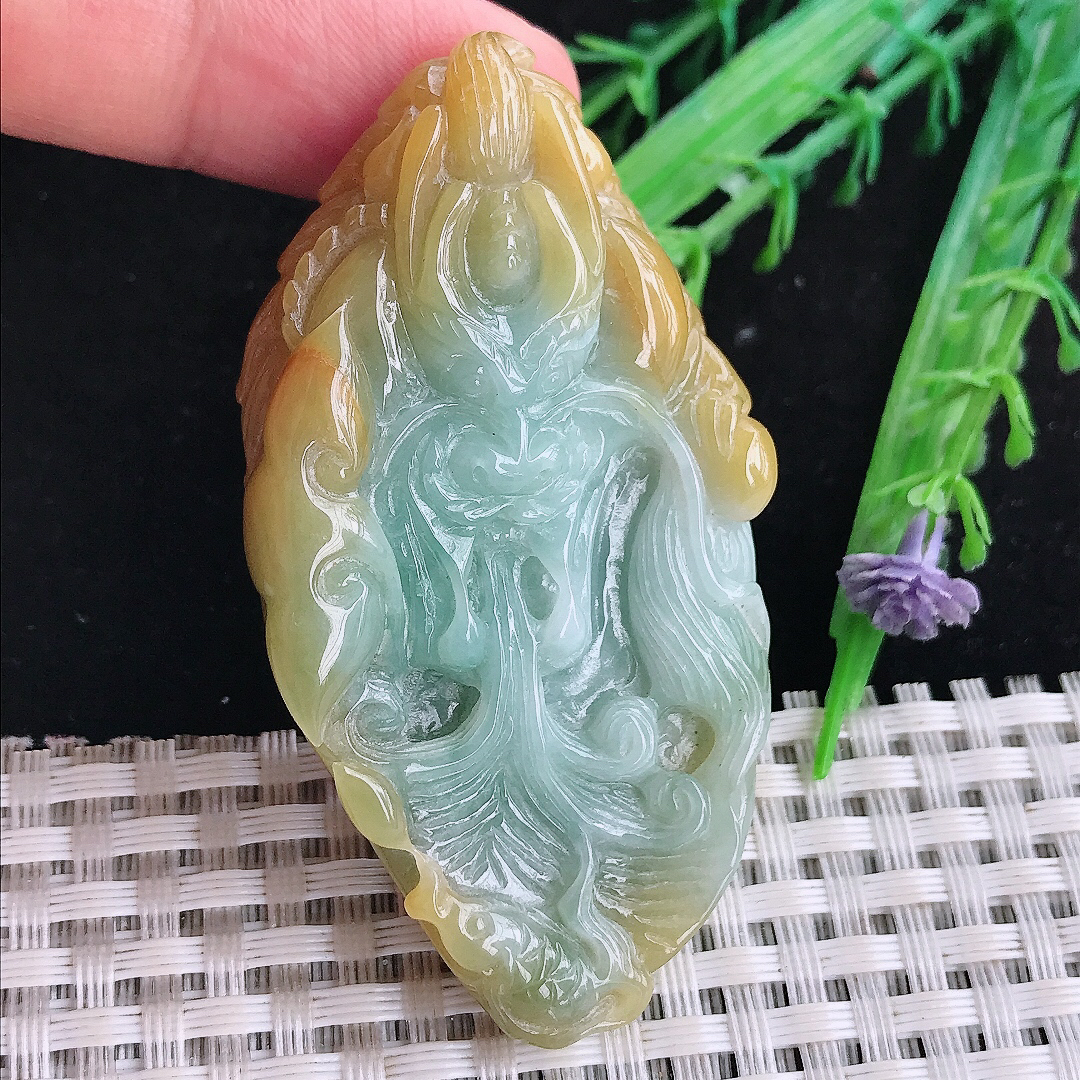 自然光63/35.5/13老坑精美温润黄翡龙牌吊坠翡翠挂件百搭