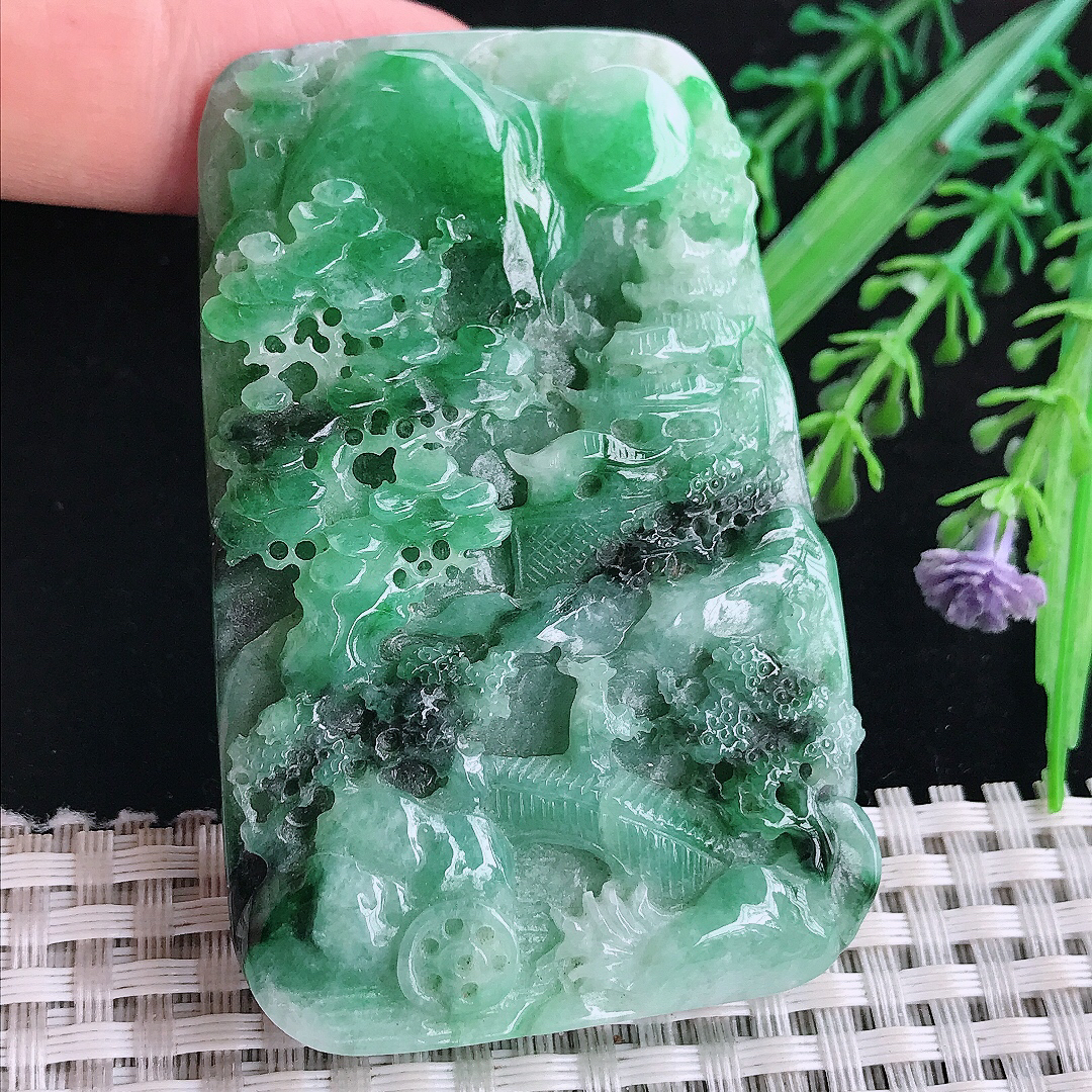 自然光66.6/44/10.5老坑精美温润飘绿山水意境牌吊坠翡翠挂件百搭