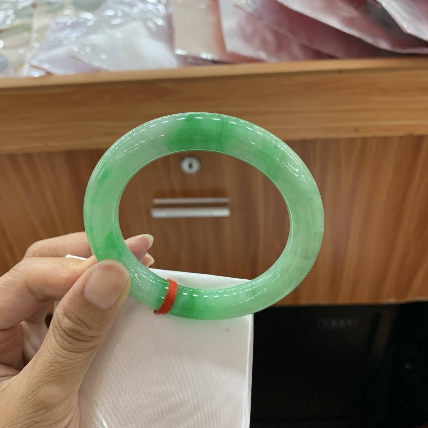 满绿飘绿正圈翡翠手镯 56.2-10.5