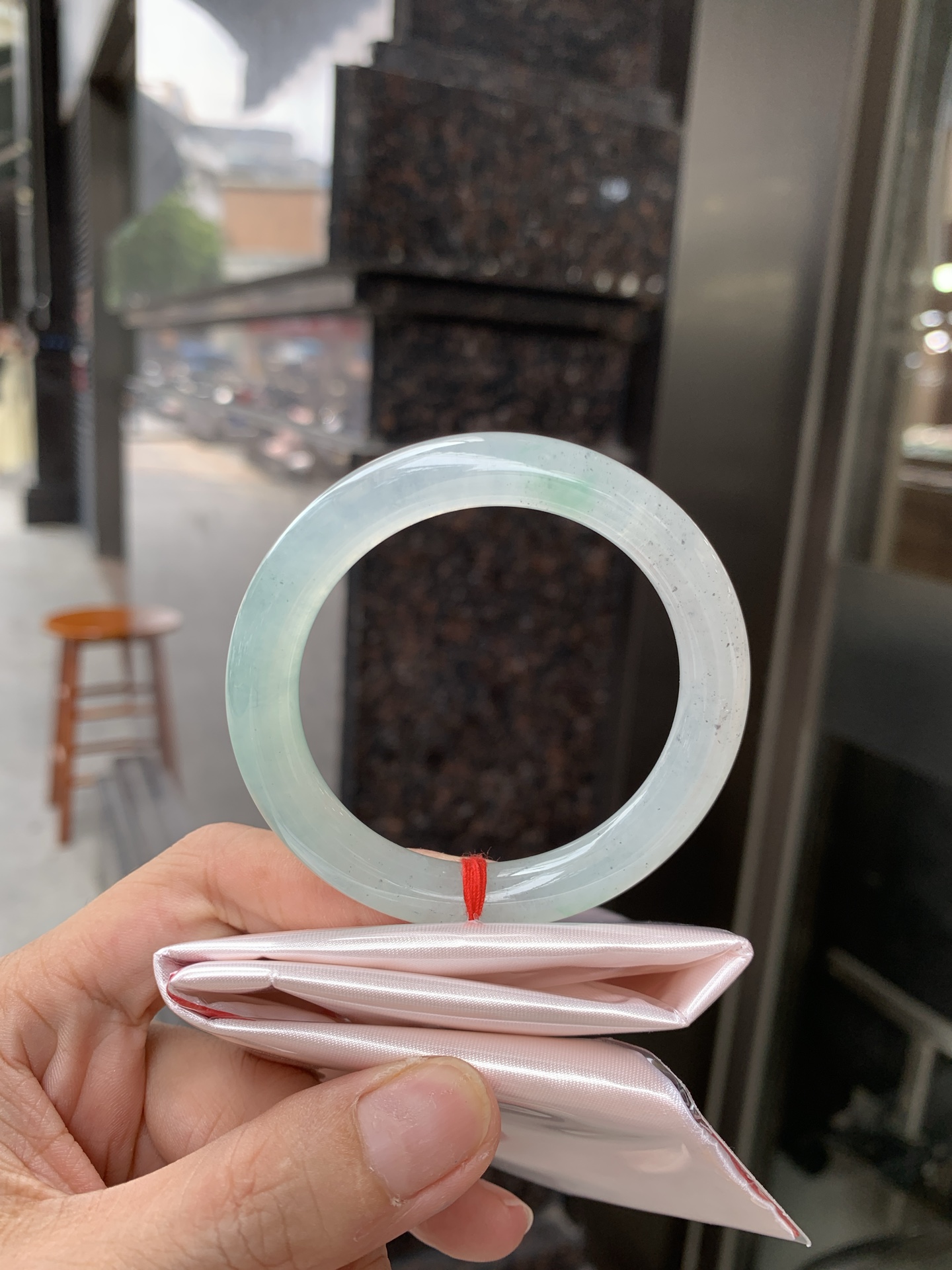 冰晴撒乌鸡美人条 50.1-8.4-8.6 0627-N1096 打灯棉絮，底妆冰感十足，仿佛能透过