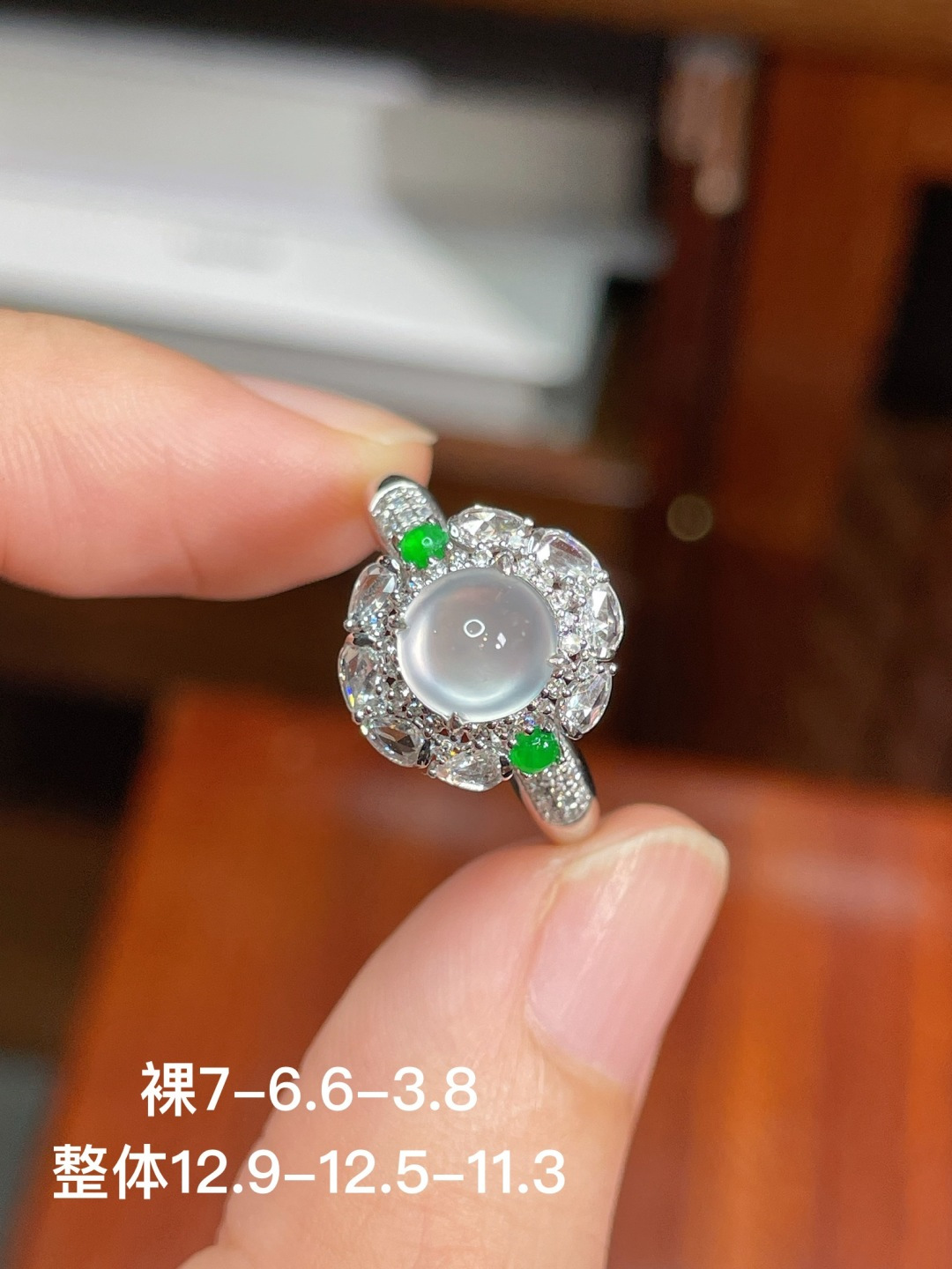 蛋面戒指 18k金镶嵌，7-6.6-3.8