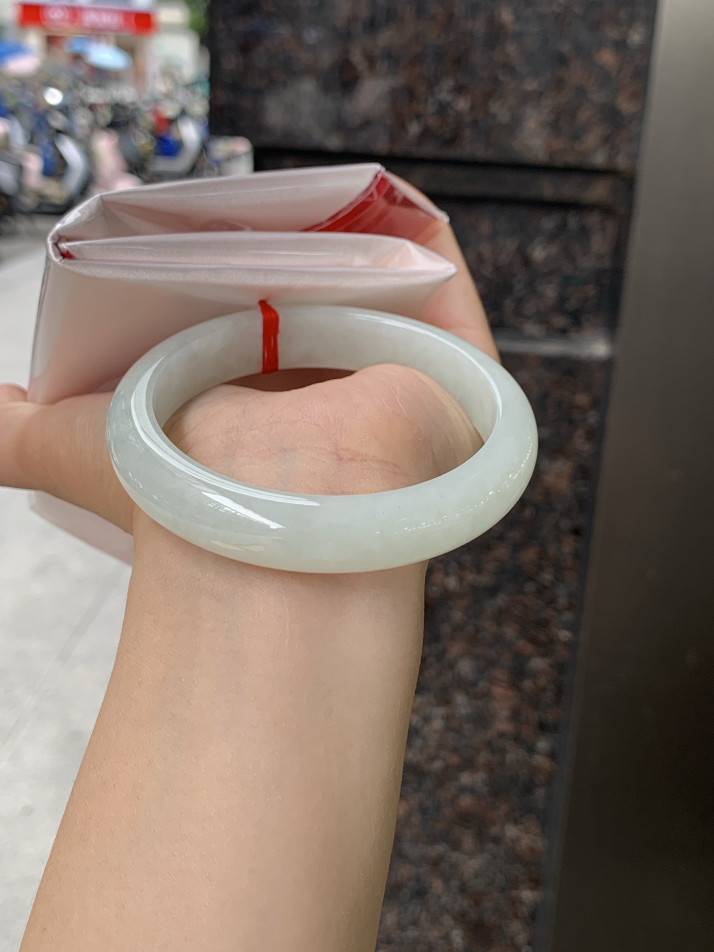 绿底正圈 57.8-12-7.5 0627-N1089-4 无裂，打灯棉线