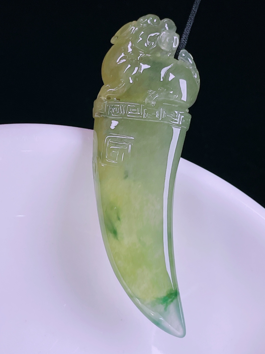 ️冰黄龙牙，老种起光，细底通透，尺寸：49.6/15.7/7.9mm0627