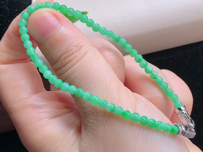 ️ 飘绿手串，尺寸取一3.7mm，包A附证书