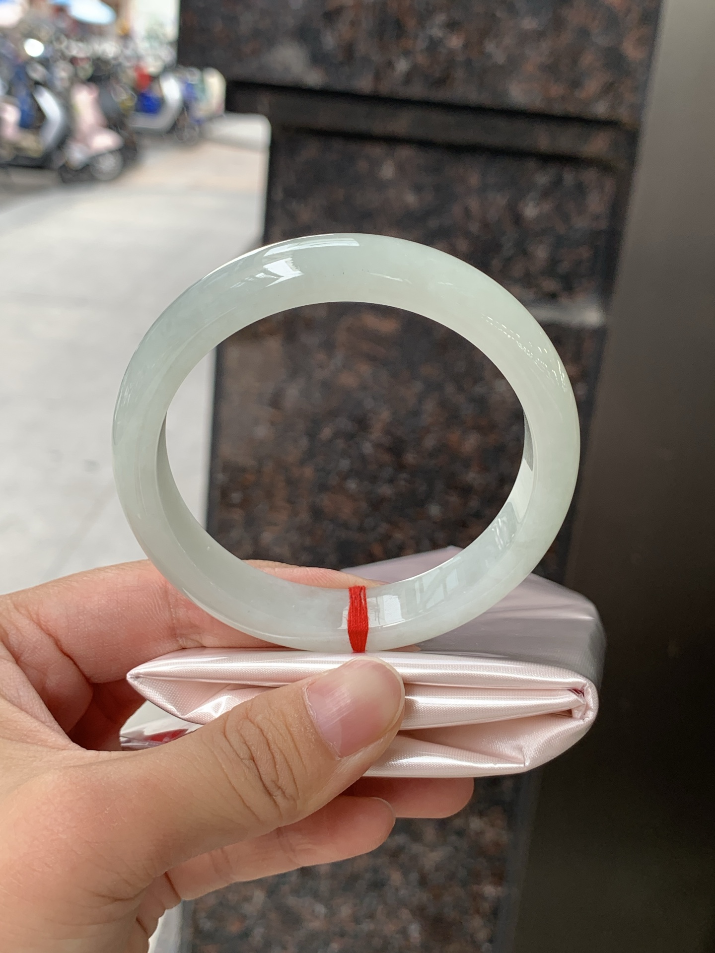 绿底正圈 57.8-12-7.5 0627-N1089-4 无裂，打灯棉线