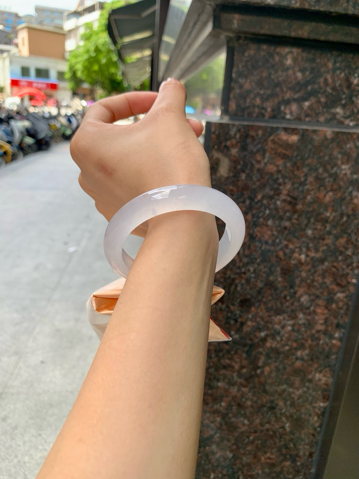 白月光正圈
56.8-12.4-8.7
打灯絮线，皎皎云间月说的就是她吧🥺
如同皑皑白雪一样纯净美丽的存在…
白月光火有火的道理