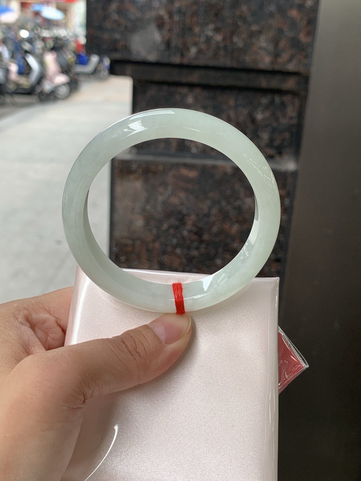 绿底正圈 57.8-12-7.5 0627-N1089-4 无裂，打灯棉线