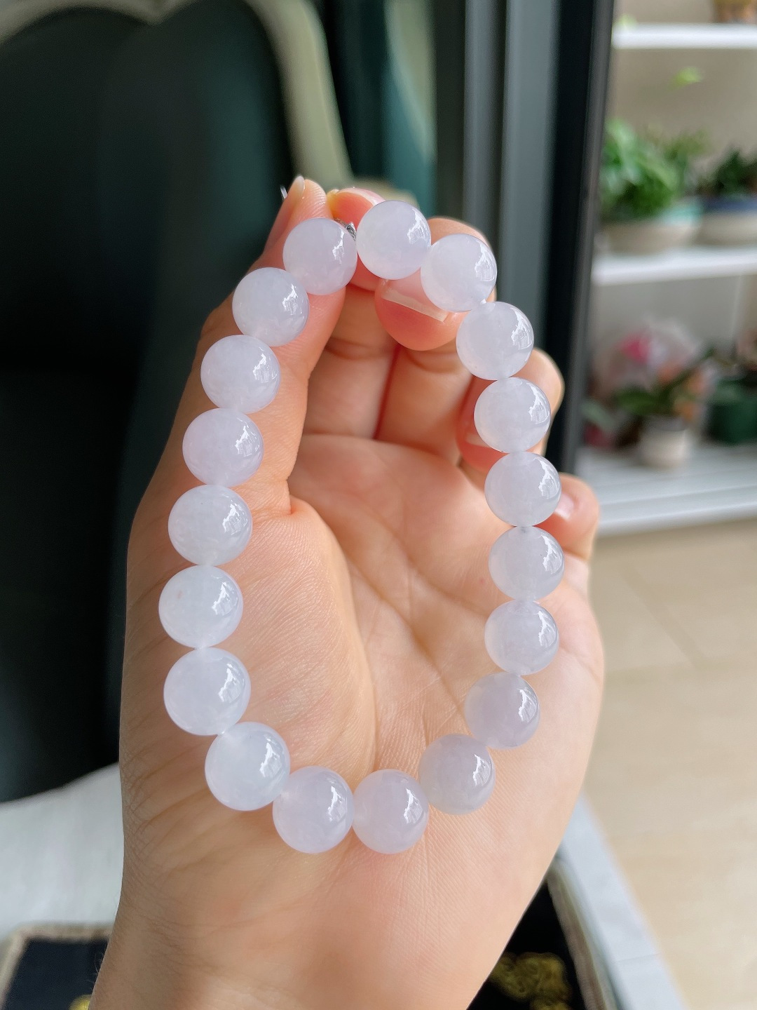 天然翡翠A货，白冰手串，尺寸：10mm。【编4324】