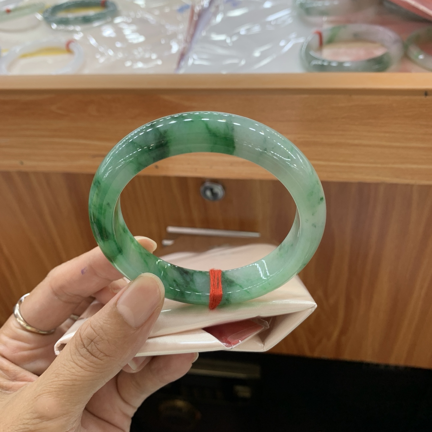 满绿圆条翡翠手镯 55.1-8.9