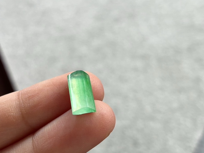 ️ 冰绿马鞍 尺寸：12.3×6×2.9mm