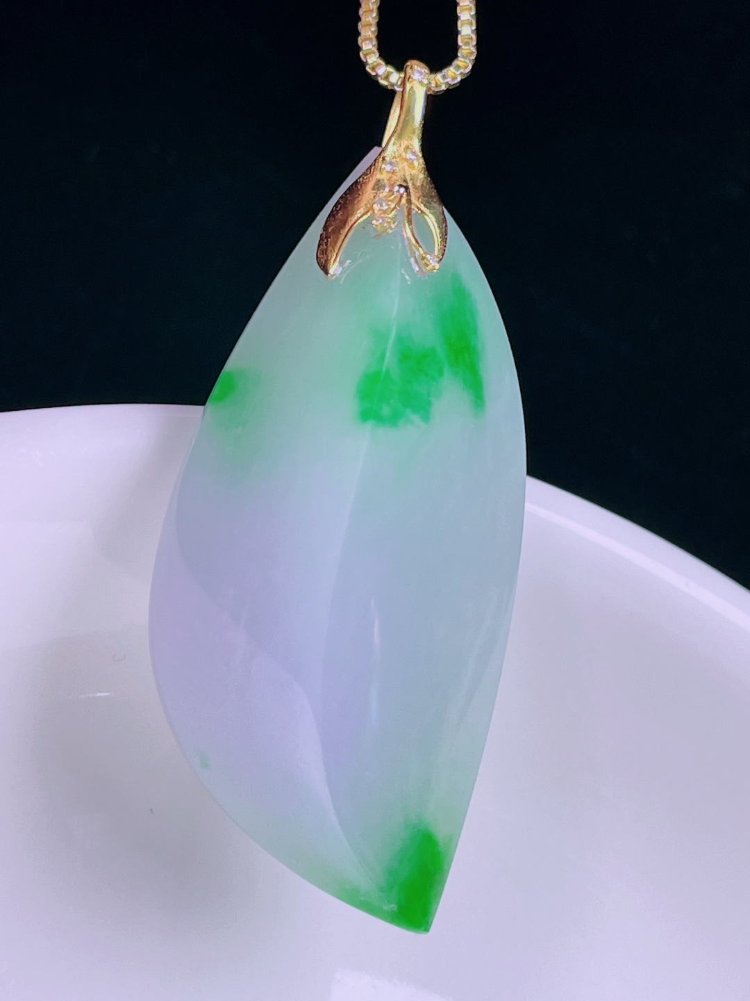 ️随形，老种起光，细底通透，尺寸：43裸石38.3/18/12.5mm0627