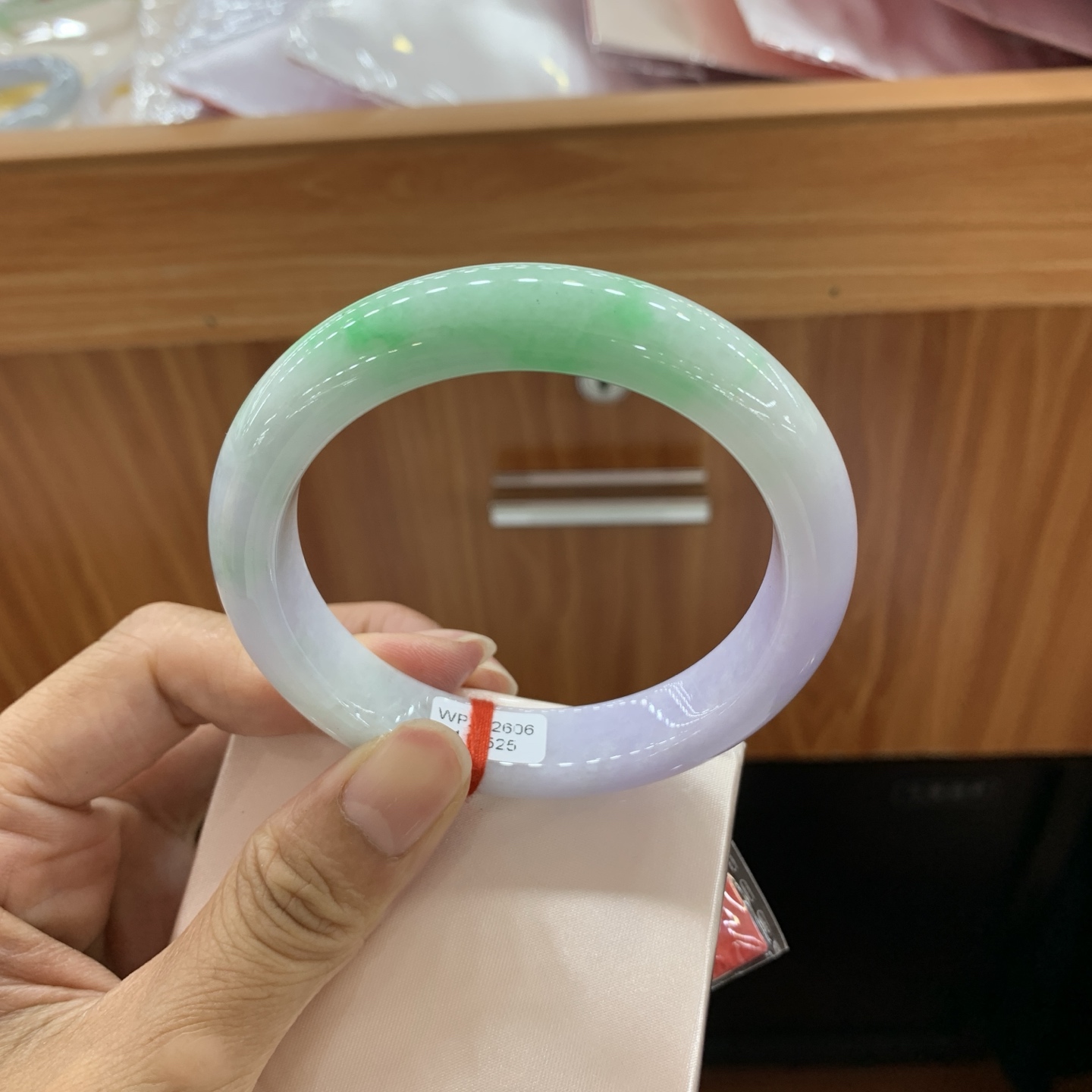 062616LJ 春彩飘绿正圈翡翠手镯 57.6-13.1-9.2