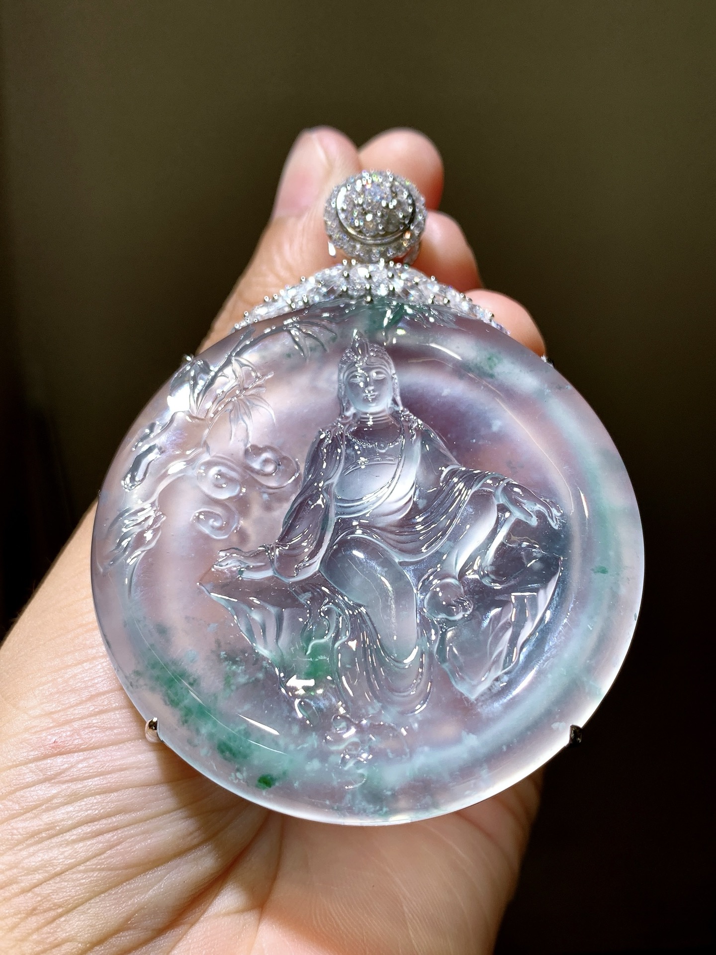 ️ 【飘彩观音牌】 尺寸：71.6×53×8.1mm 冰清玉润，韵载千年