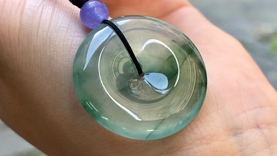 ️ 玻璃种飘绿平安扣 28.5*5.2