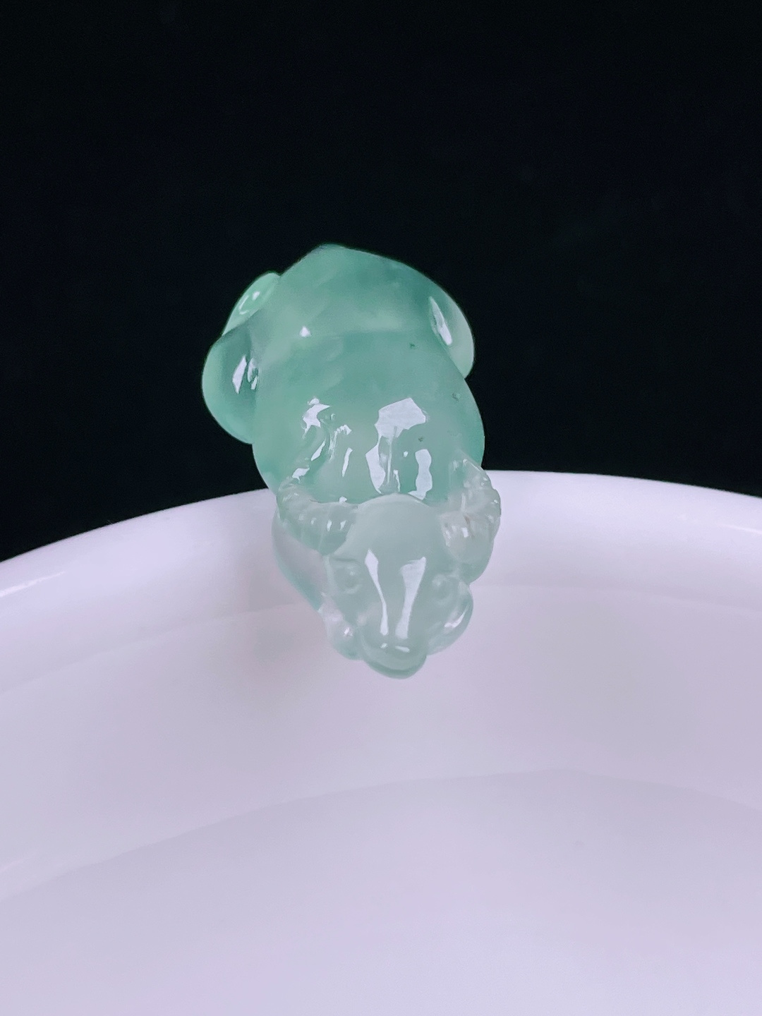 ️高冰生肖牛，老种起光，细底通透，尺寸：20.8/11.5/5.7mm0627