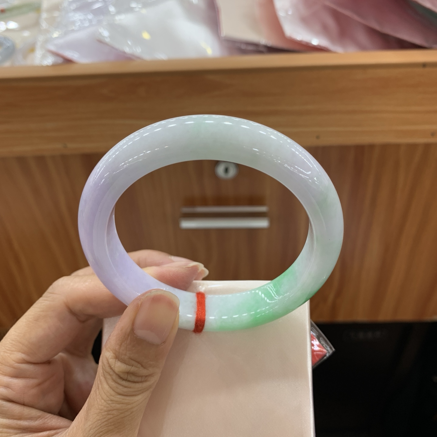 062616LJ 春彩飘绿正圈翡翠手镯 57.6-13.1-9.2