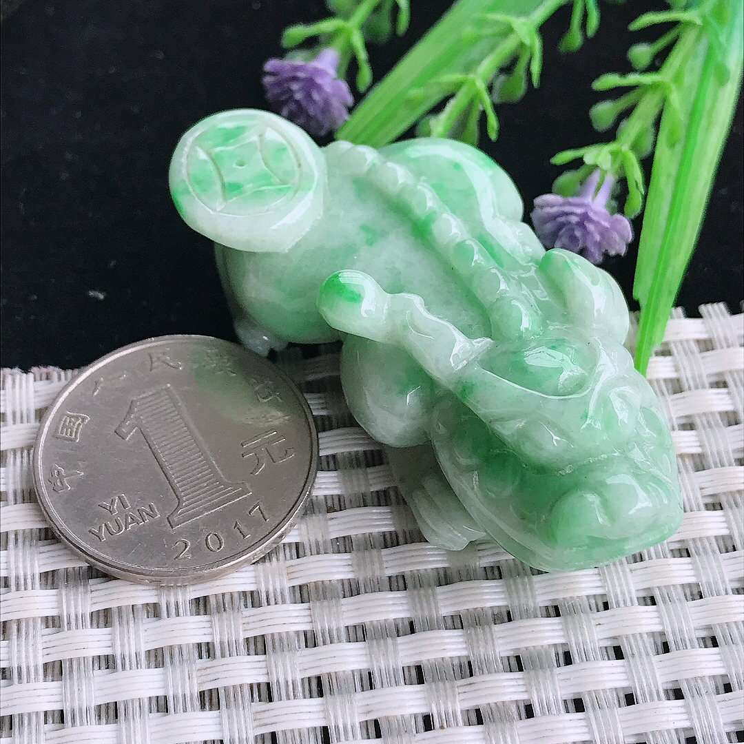 自然光55.5/27/18老坑精美温润飘绿貔貅吊坠翡翠挂件百搭