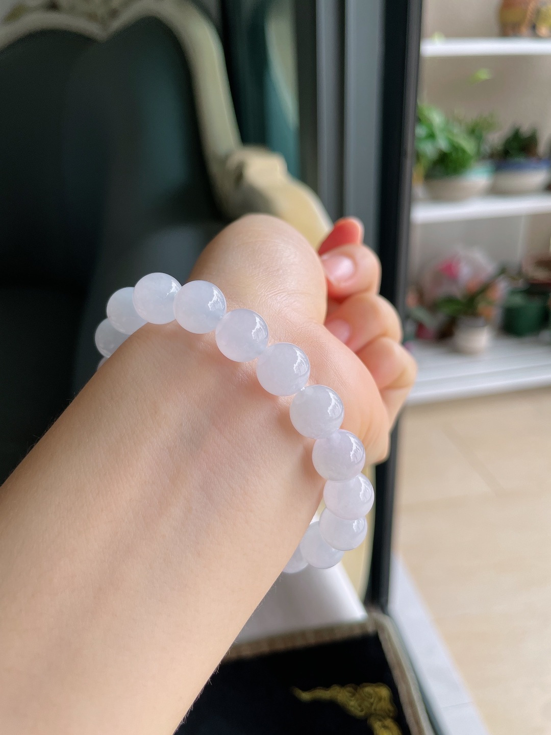 天然翡翠A货，白冰手串，尺寸：10mm。【编4324】