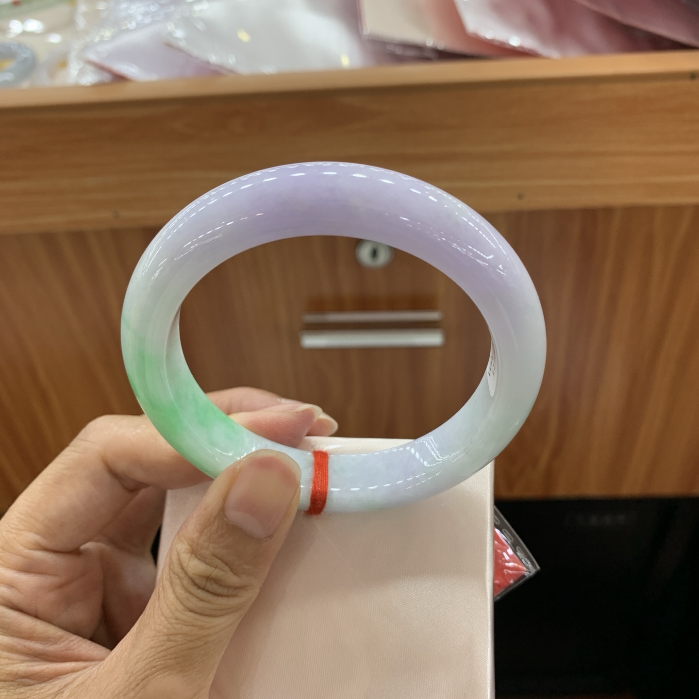 062616LJ 春彩飘绿正圈翡翠手镯 57.6-13.1-9.2
