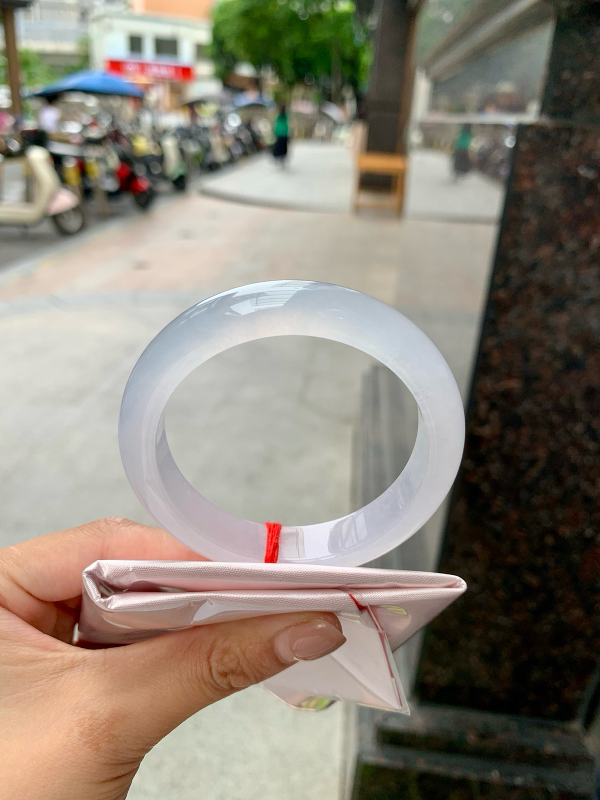 白冰正圈
56.2-12.4-8.7
如同皑皑白雪一样纯净美丽的存在…
白月光火有火的道理