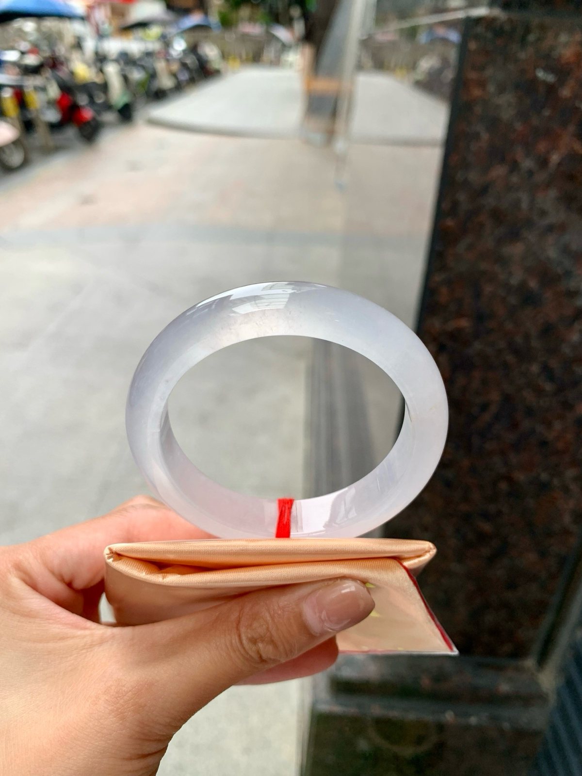 白冰正圈
53.5-12.4-8.2
如同皑皑白雪一样纯净美丽的存在…
白月光火有火的道理