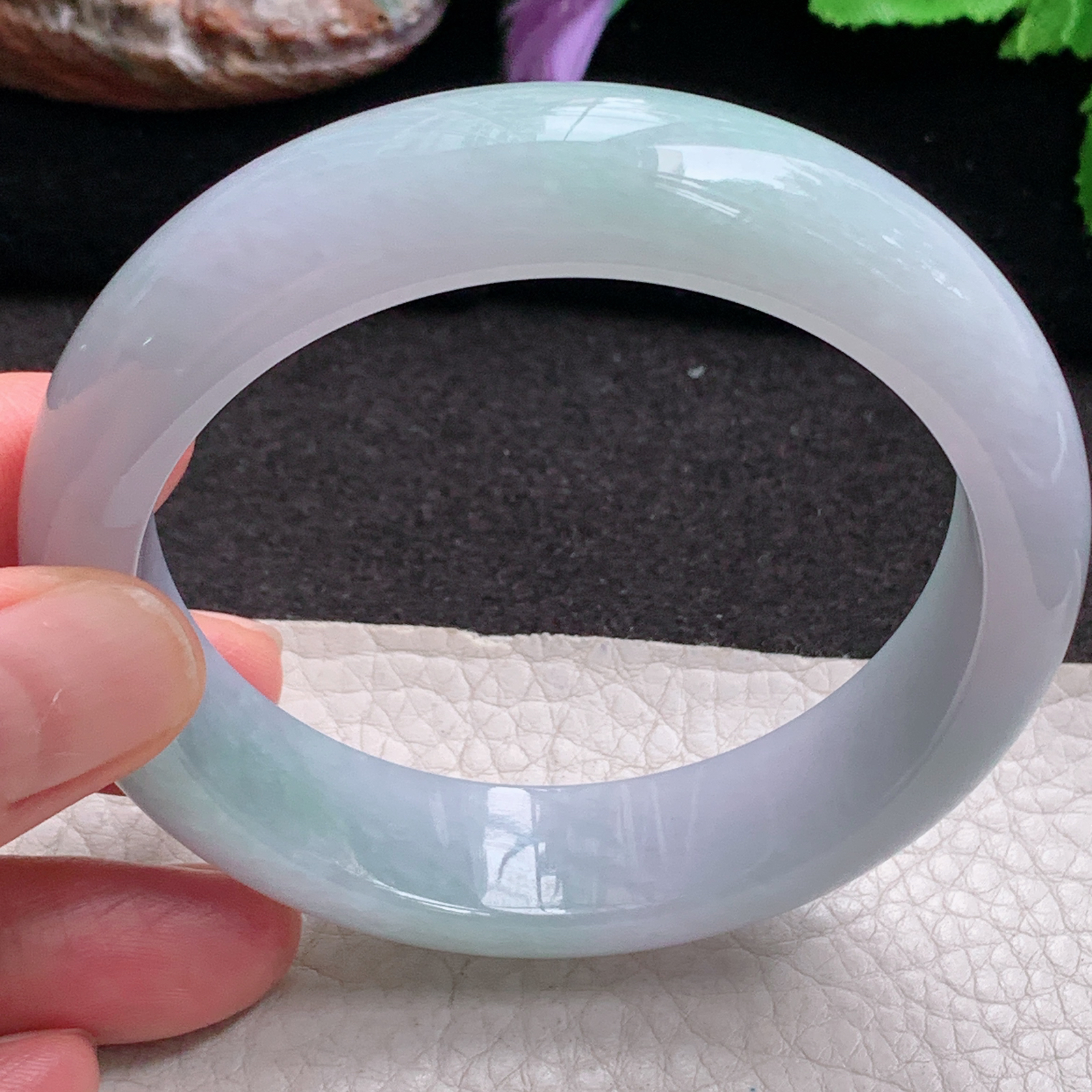 js实拍58.5*15*8.5轮胎镯 缅甸翡翠a货玉手镯 淡春彩胶感宽边玉手环