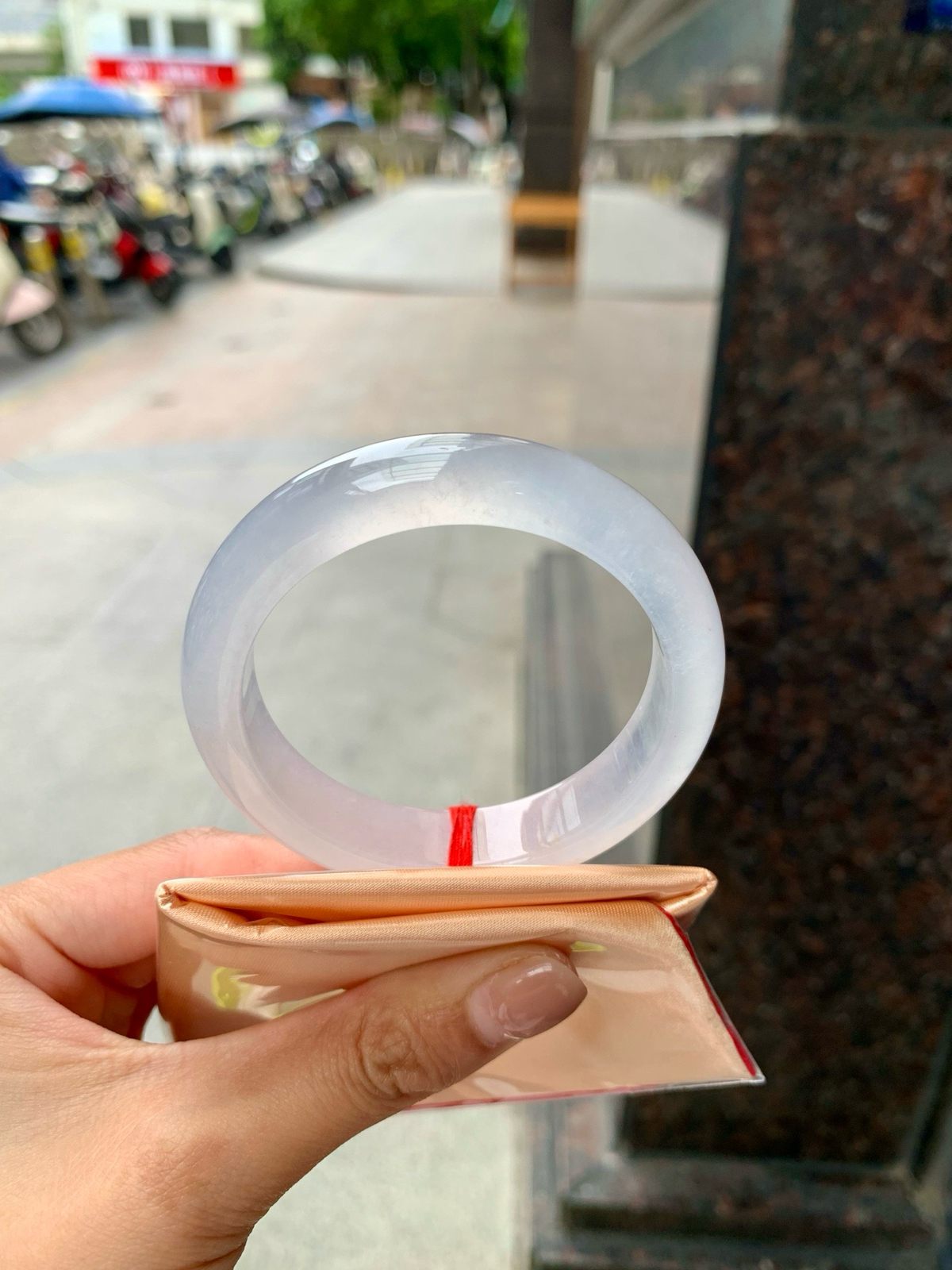 白冰正圈
53.5-12.4-8.2
如同皑皑白雪一样纯净美丽的存在…
白月光火有火的道理