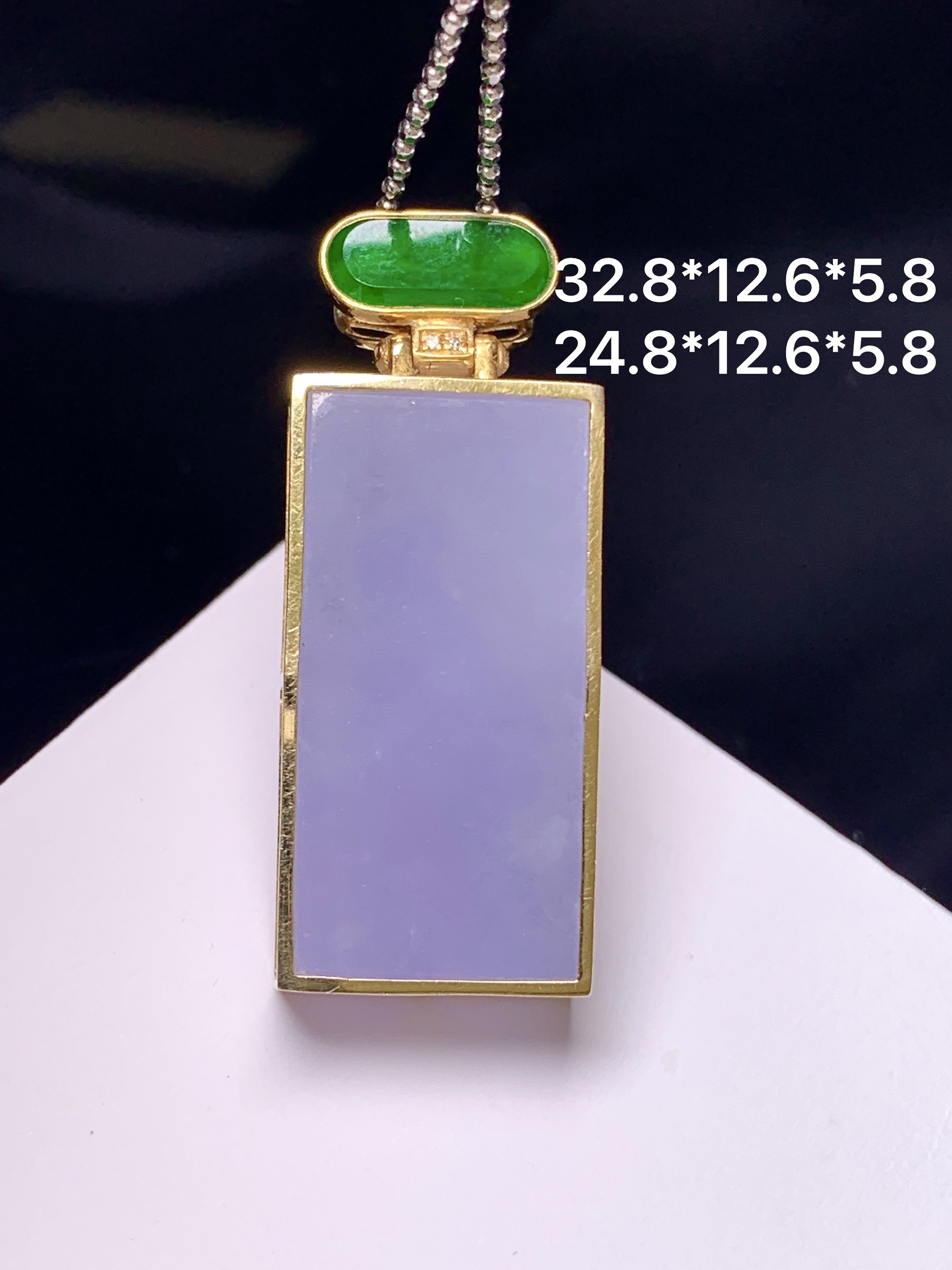 18k金镶嵌紫罗兰无事牌吊坠 玉质细腻 色泽艳丽清新 整体尺寸32.8*12.6*5.8 h2