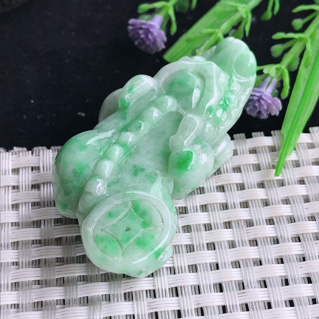 自然光55.5/27/18老坑精美温润飘绿貔貅吊坠翡翠挂件百搭
