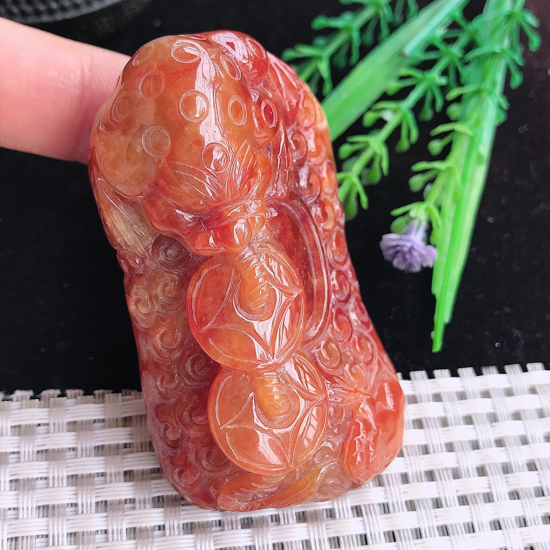 自然光68/43.8/29老坑精美温润辣色红翡金蟾招财吊坠翡翠挂件百搭