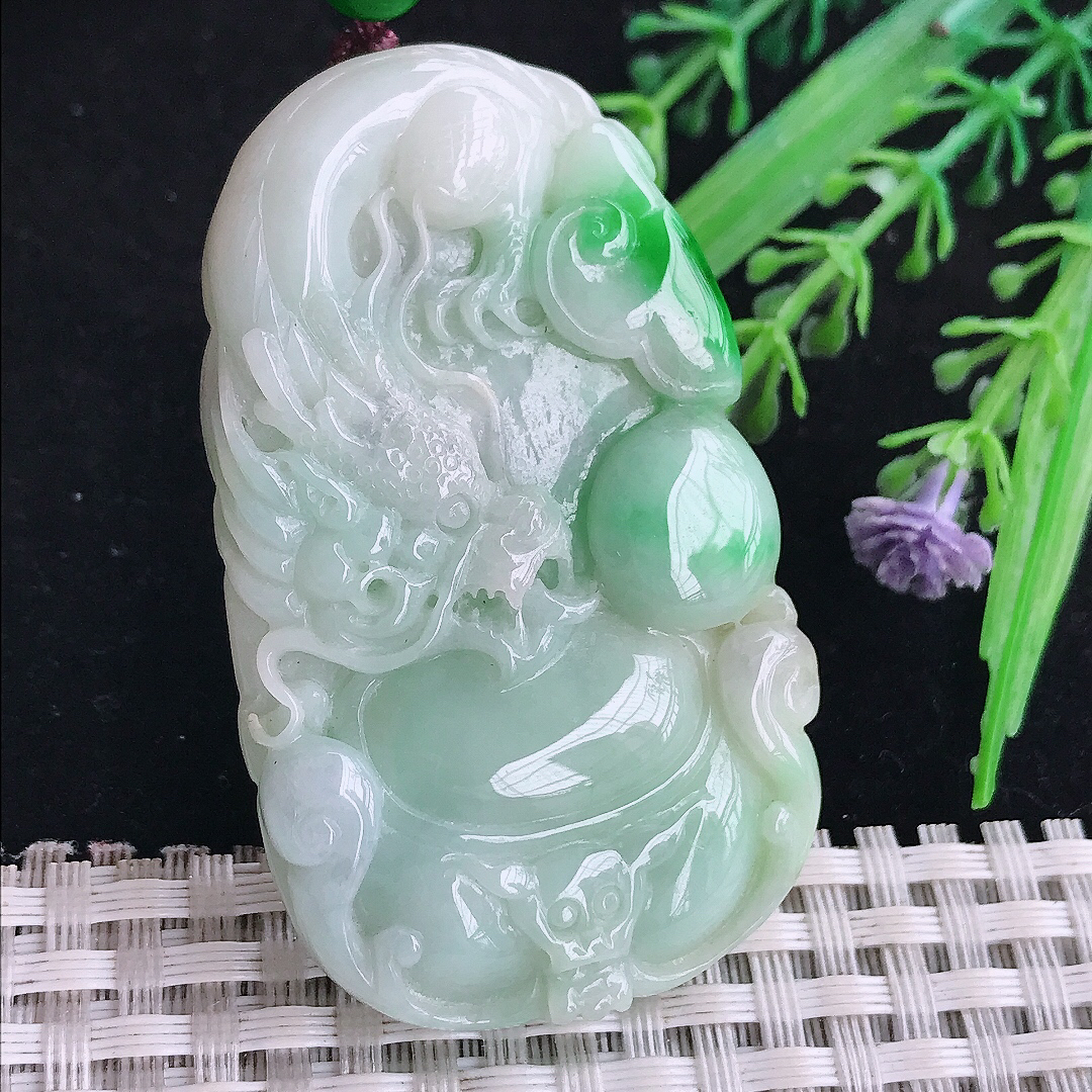 自然光56/34/8.5老坑精美温润飘绿龙牌吊坠翡翠挂件百搭