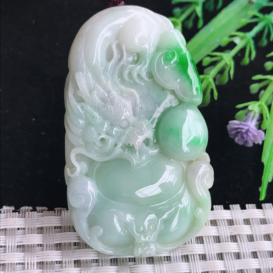 自然光56/34/8.5老坑精美温润飘绿龙牌吊坠翡翠挂件百搭