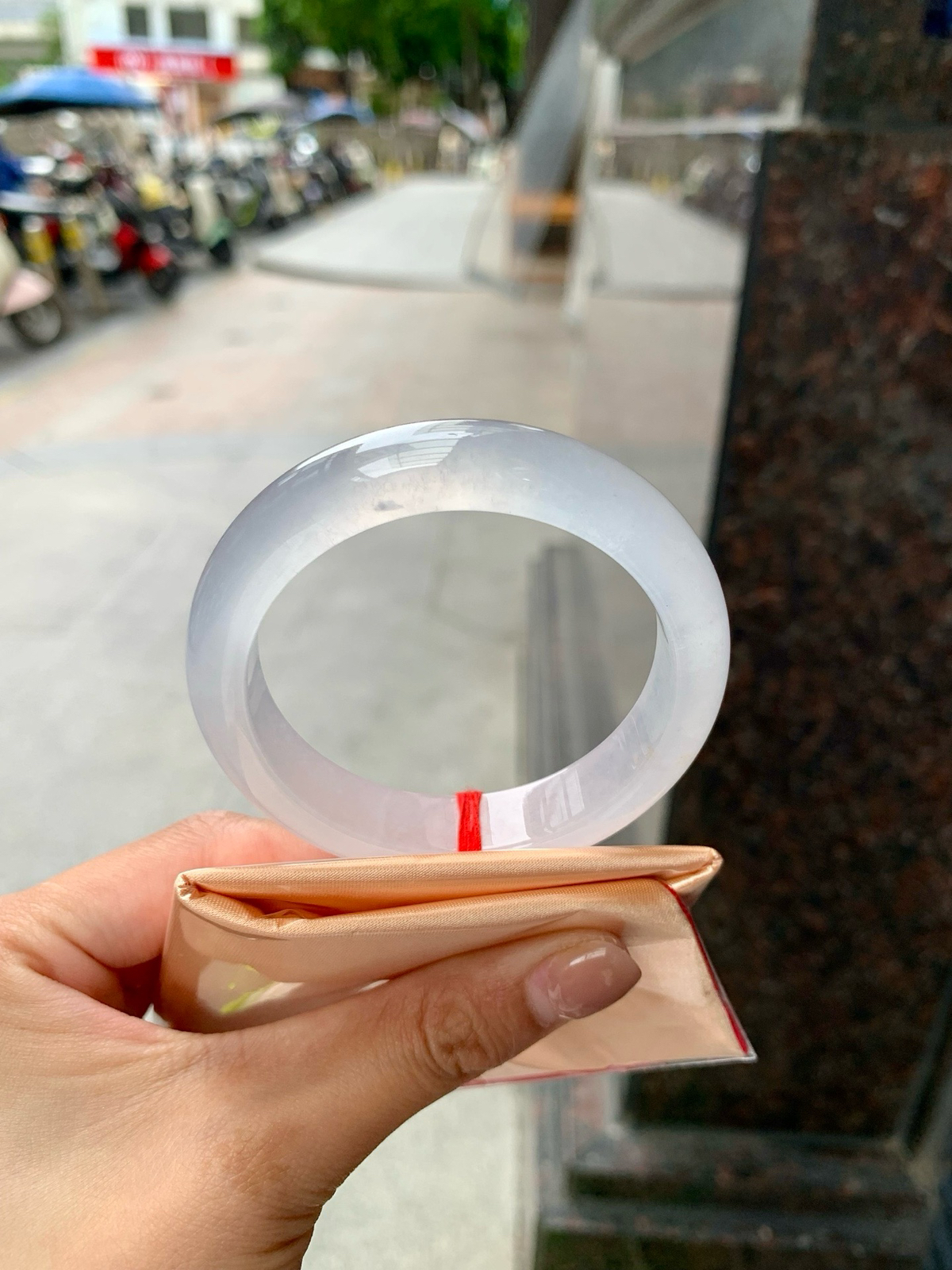 白冰正圈
53.5-12.4-8.2
如同皑皑白雪一样纯净美丽的存在…
白月光火有火的道理