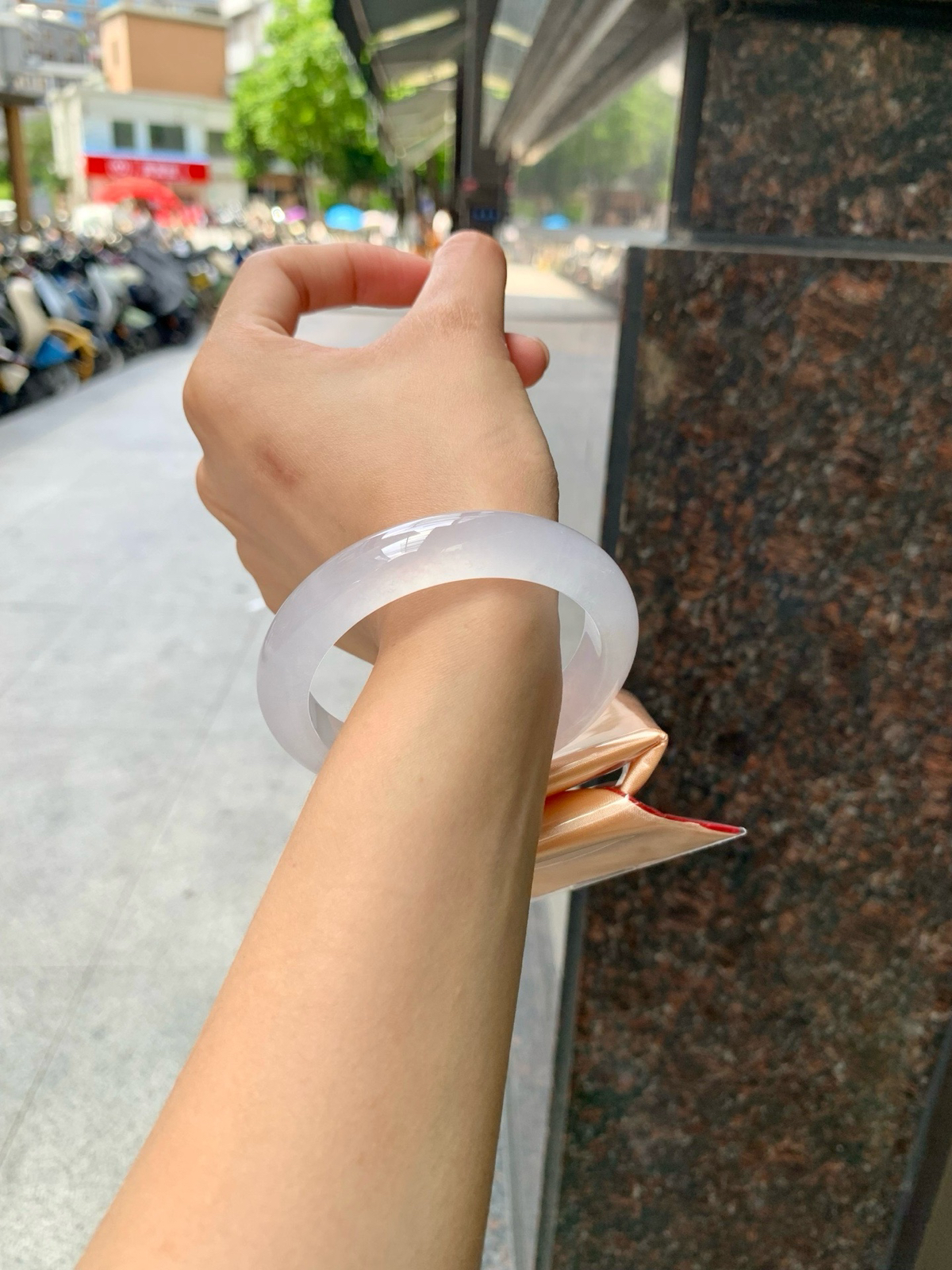 白月光正圈
56.8-12.4-8.7
打灯絮线，皎皎云间月说的就是她吧🥺
如同皑皑白雪一样纯净美丽的存在…
白月光火有火的道理