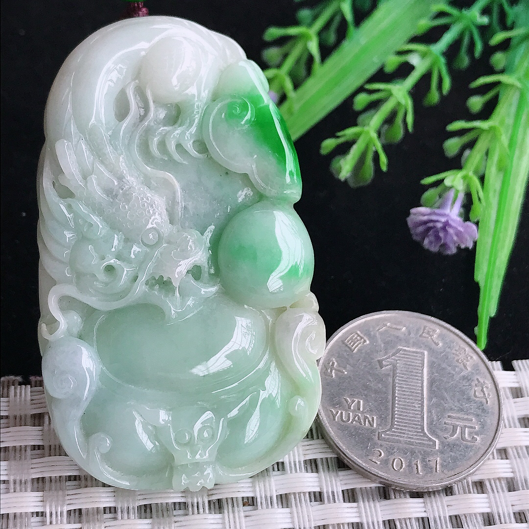 自然光56/34/8.5老坑精美温润飘绿龙牌吊坠翡翠挂件百搭