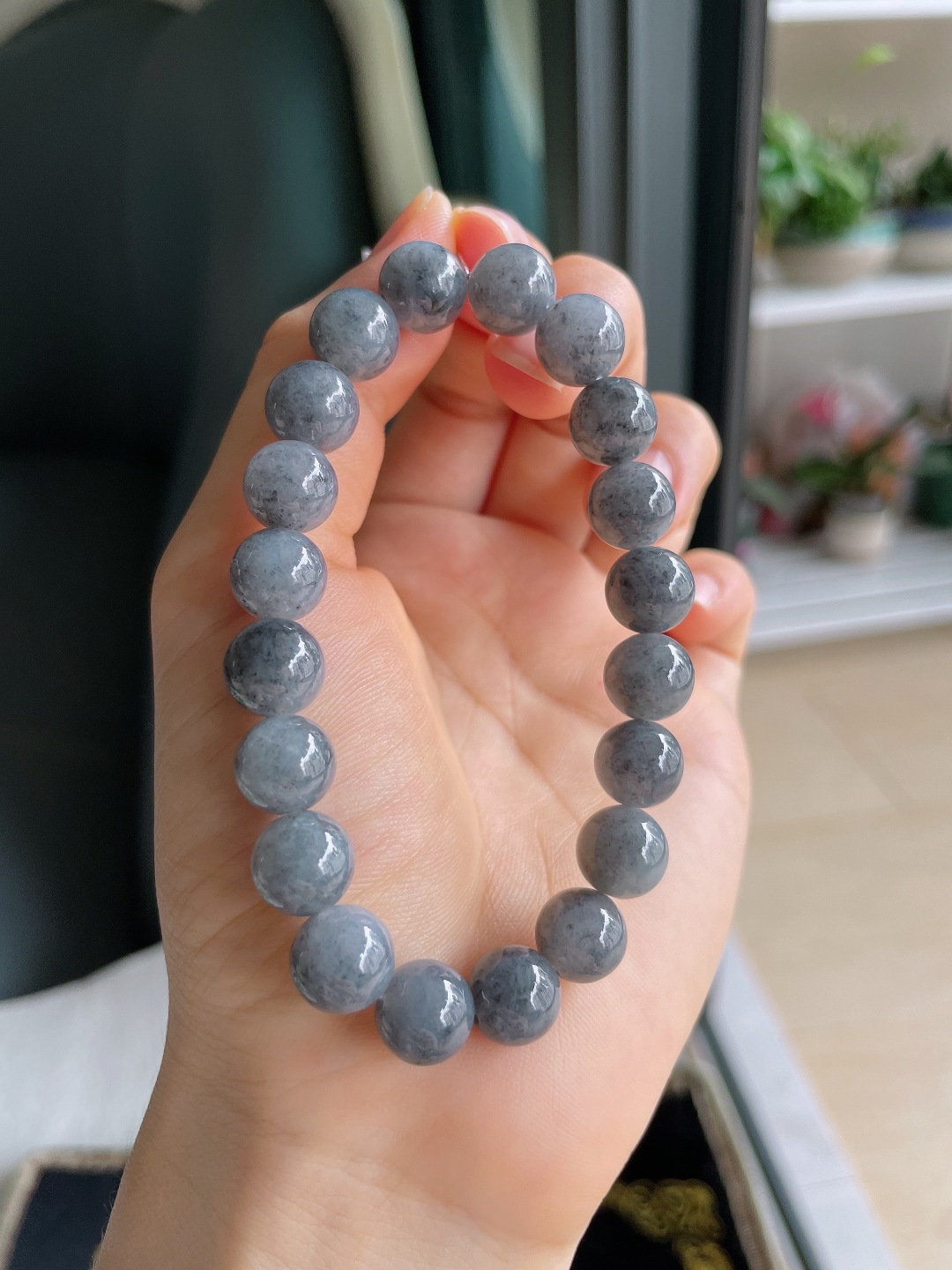 ️，缅甸天然翡翠A货，冰乌鸡手串，尺寸：9.6mm。【编4327】