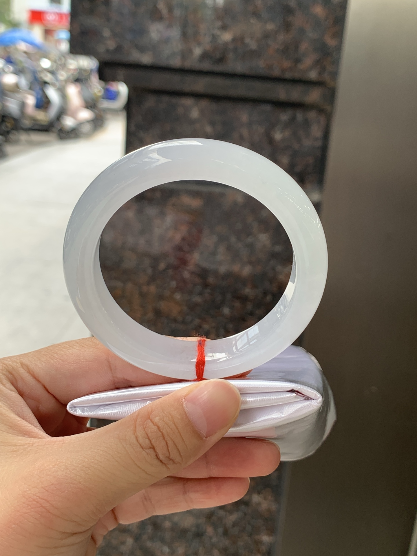 白月光正圈 55.2-11.8-9 0627-N1088 无裂，底妆细腻，水水润润的白月光，如同夜空