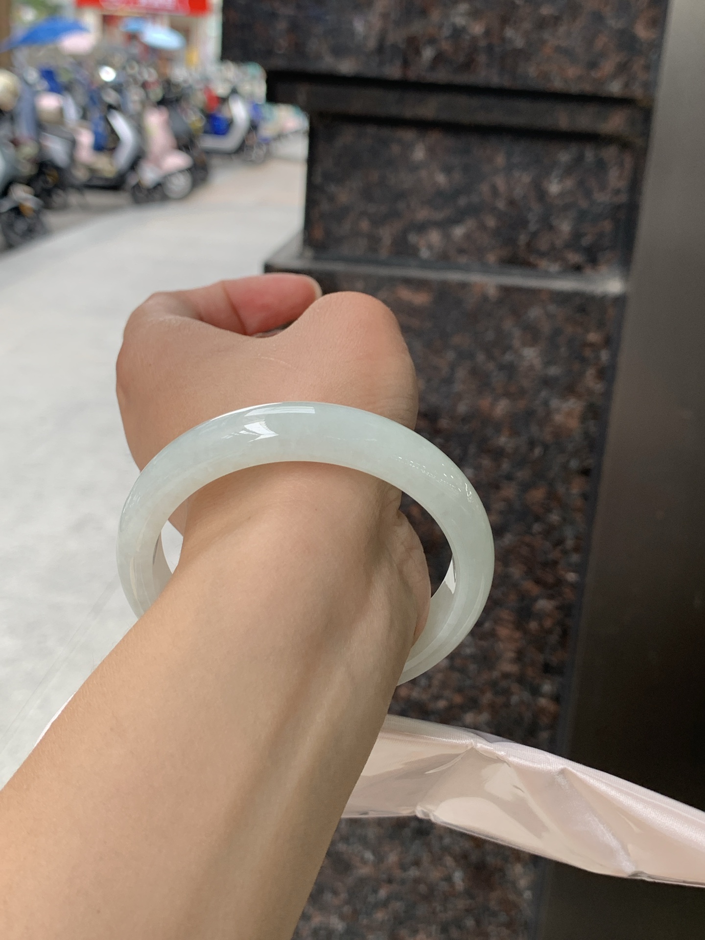 绿底正圈 57.8-12-7.5 0627-N1089-4 无裂，打灯棉线
