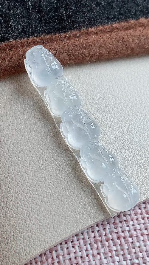 ️天然翡翠，冰透貔貅，无裂，尺寸9.5-9-6 al626