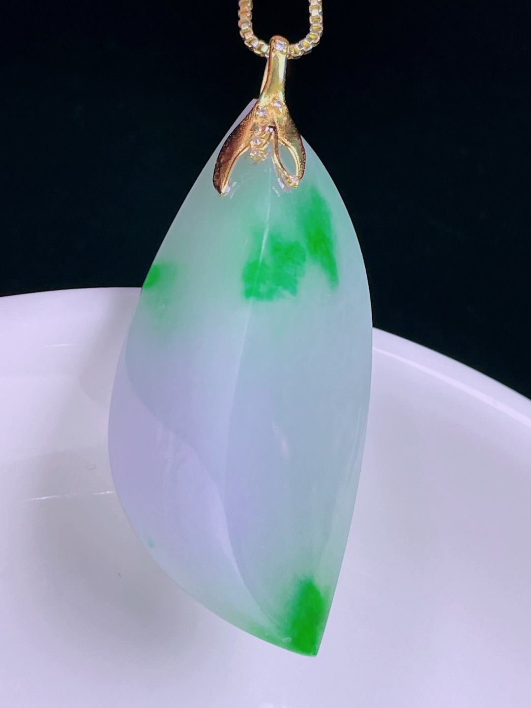 ️随形，老种起光，细底通透，尺寸：43裸石38.3/18/12.5mm0627