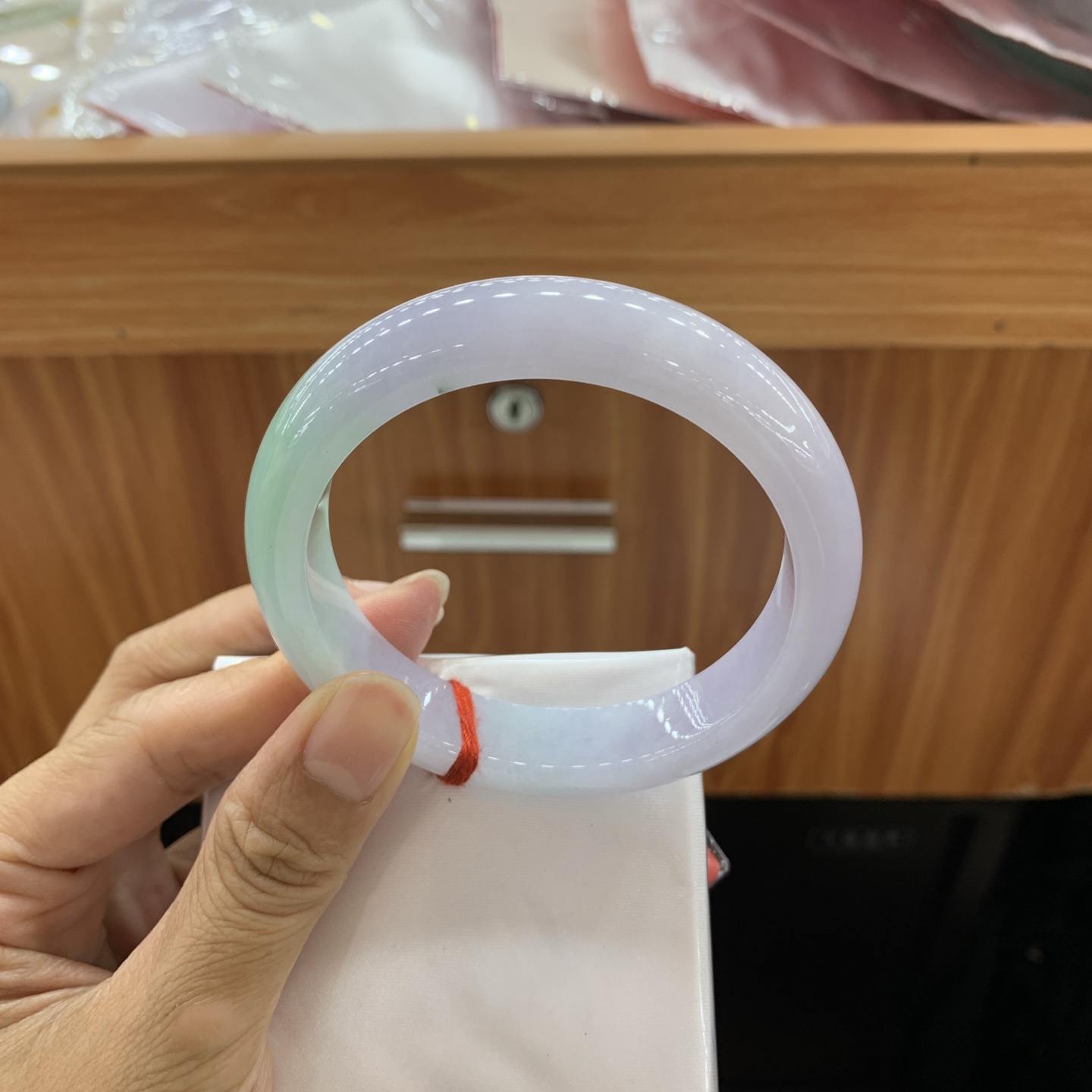 062611MMJ 春彩飘绿正圈翡翠手镯 59.2-13.2-8.9