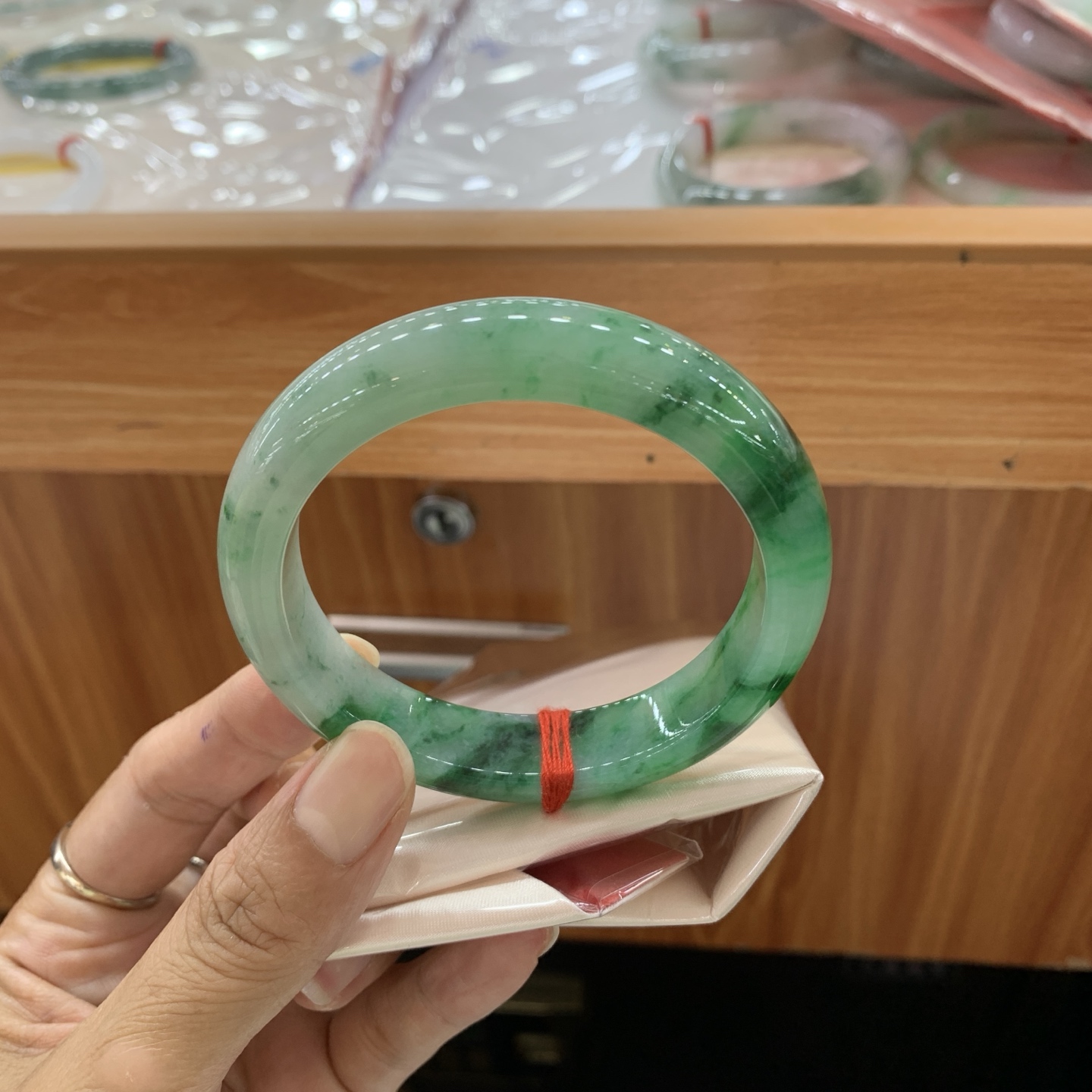 满绿圆条翡翠手镯 55.1-8.9