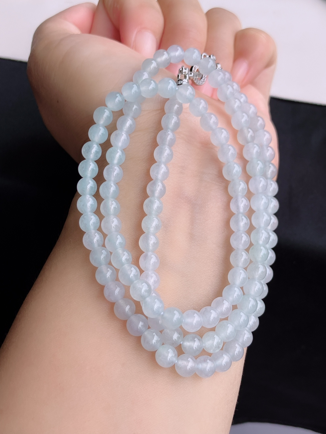 白冰珠链，晶莹剔透，尺寸6/108颗，自然光实拍
