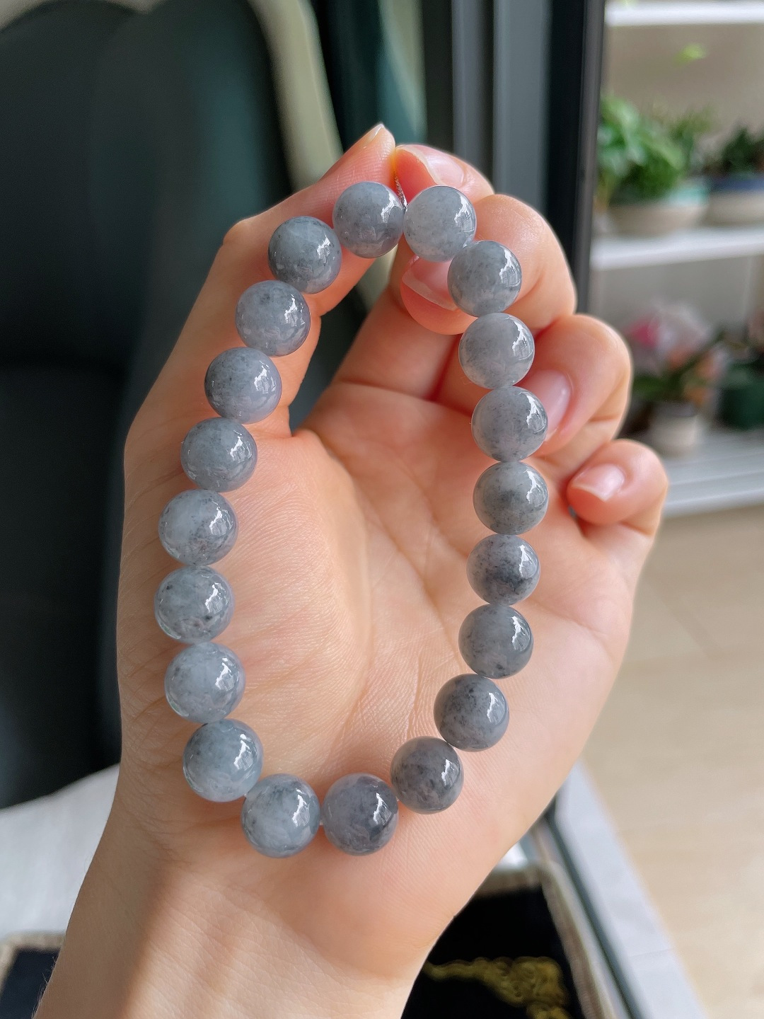 缅甸天然翡翠A货，冰乌鸡手串，尺寸：9.6mm。【编4326】