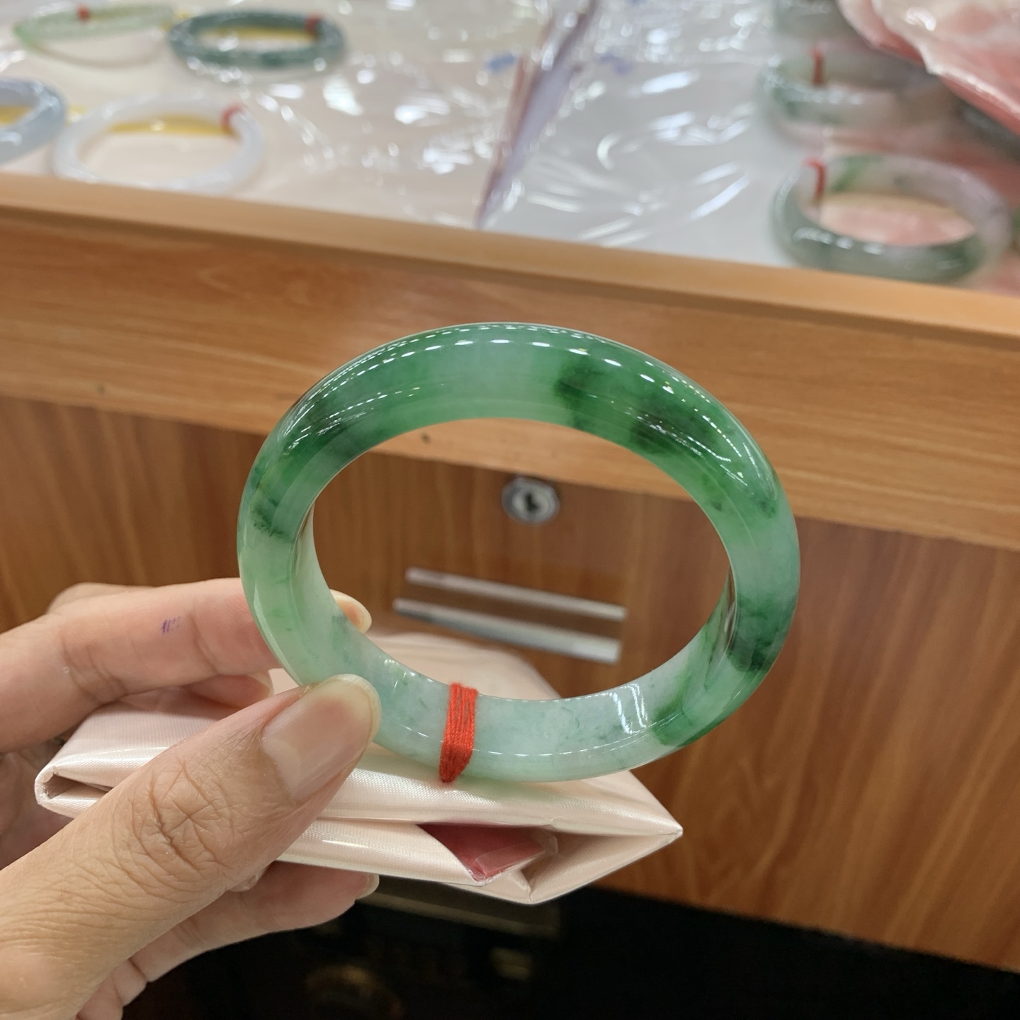 满绿圆条翡翠手镯 55.1-8.9