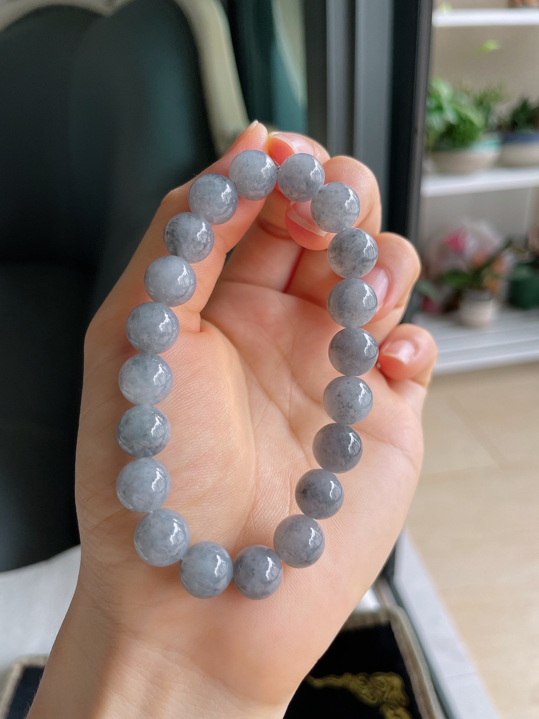 缅甸天然翡翠A货，冰乌鸡手串，尺寸：9.6mm。【编4325】