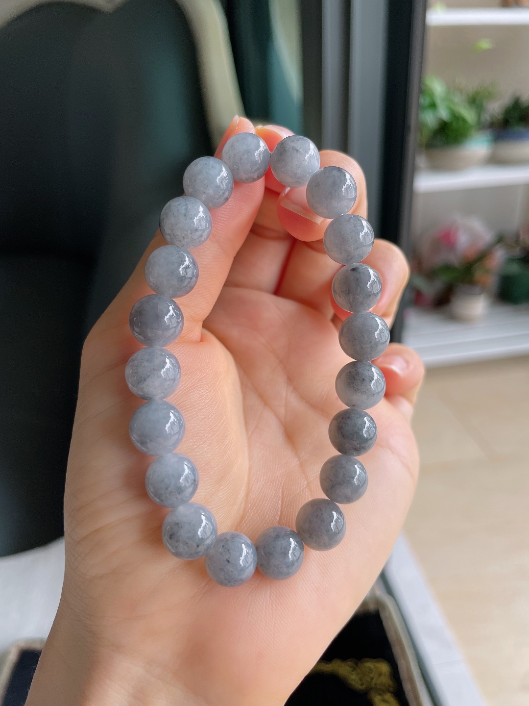 缅甸天然翡翠A货，冰乌鸡手串，尺寸：9.6mm。【编4325】