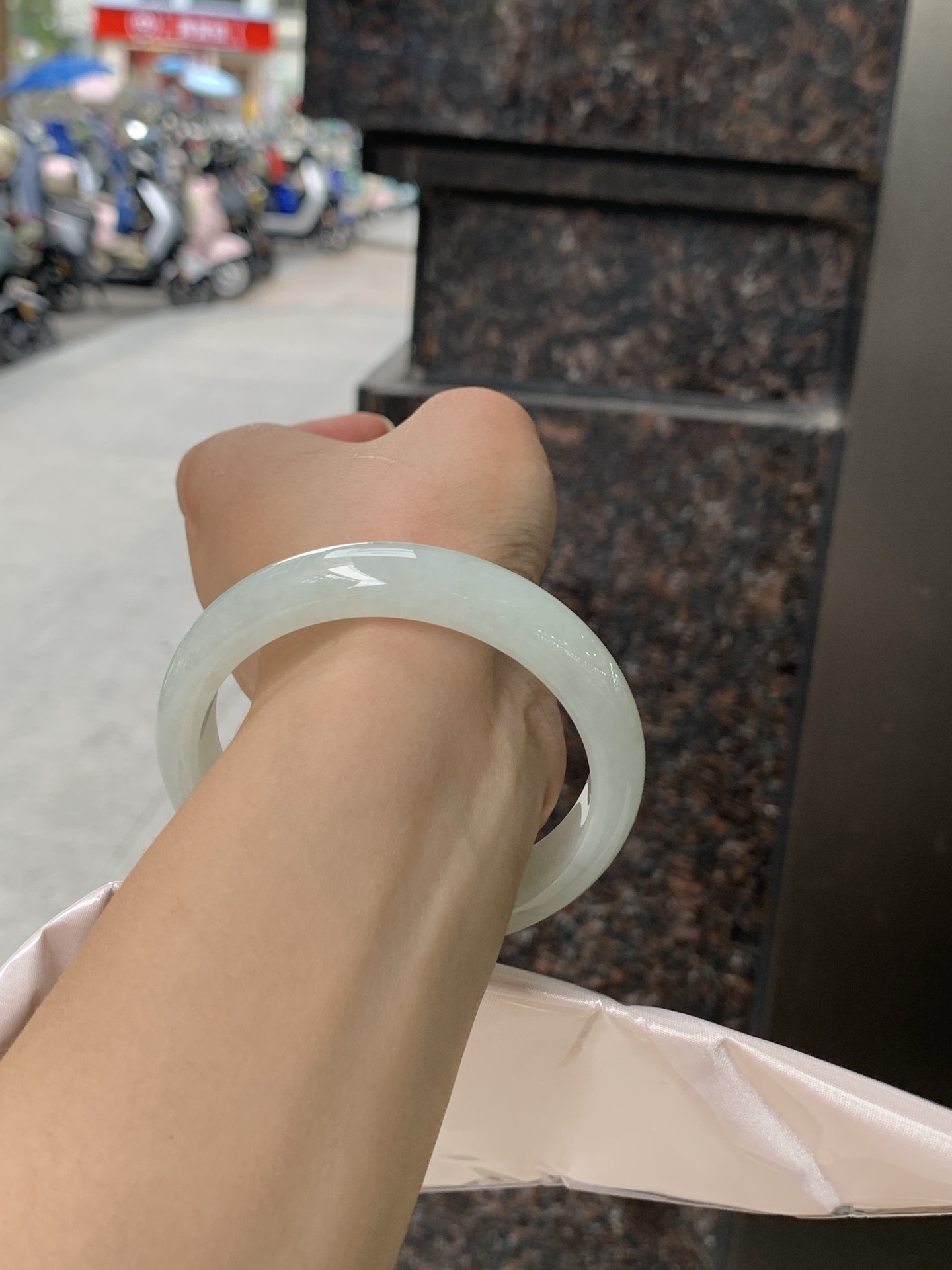 绿底正圈 57.8-12-7.5 0627-N1089-4 无裂，打灯棉线