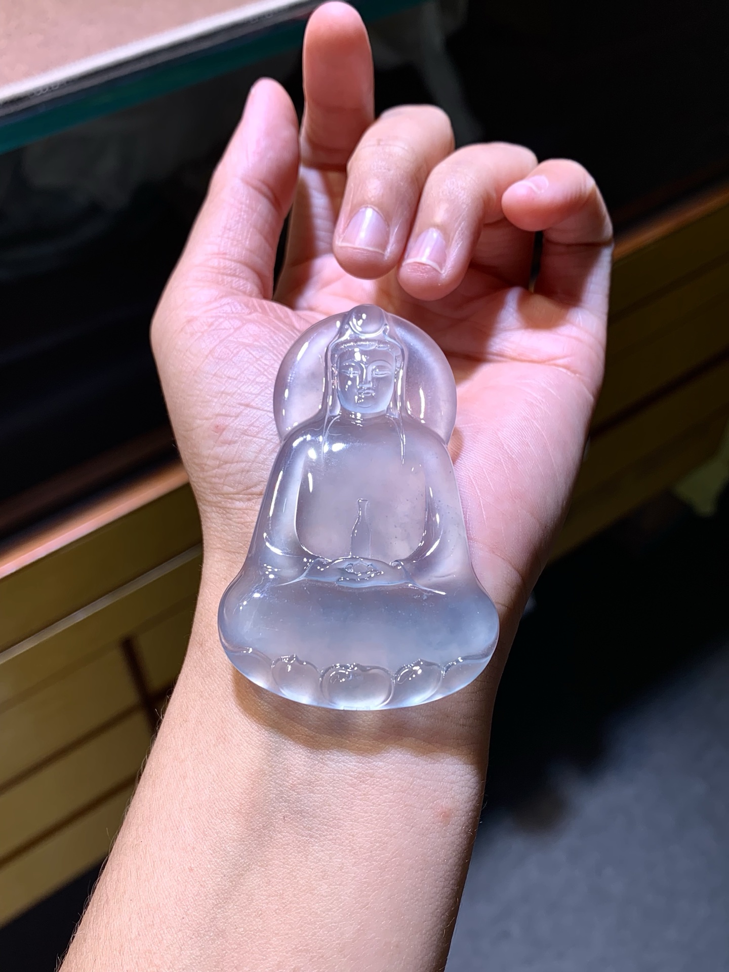 ️ 【冰紫观音】 尺寸：67.2×41.8×4.8mm 玉质冰莹，禅意自显