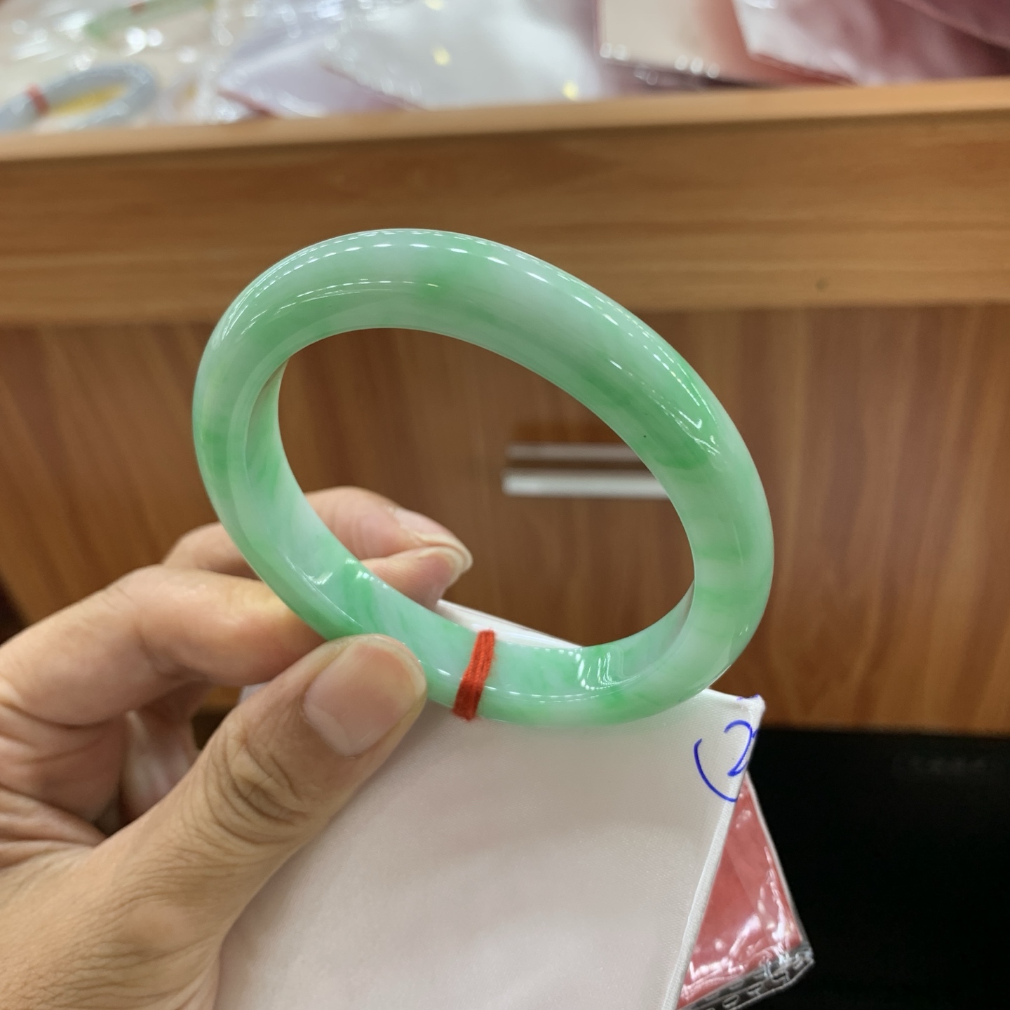 满绿底飘绿翡翠手镯 55.3-47.5-10-8.5